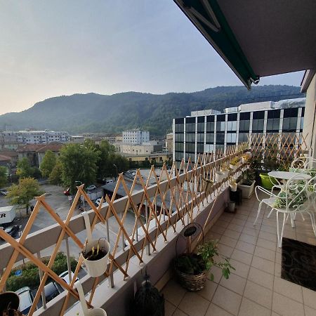 Charming Penthouse Near Como Lake Chiasso Exteriör bild
