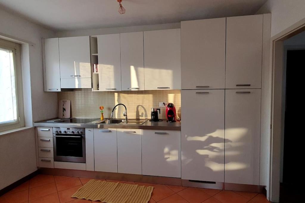 Charming Penthouse Near Como Lake Chiasso Exteriör bild