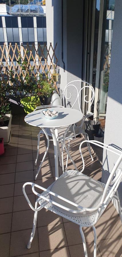 Charming Penthouse Near Como Lake Chiasso Exteriör bild