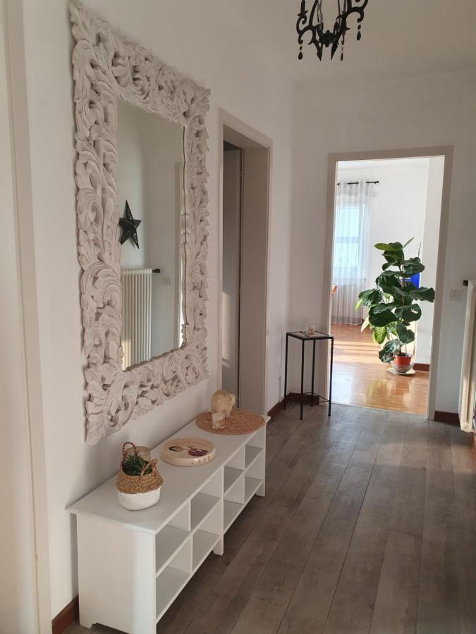 Charming Penthouse Near Como Lake Chiasso Exteriör bild
